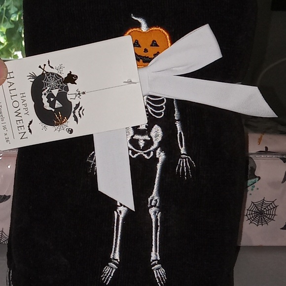 Halloween Hand Towel set - Picture 2 of 5